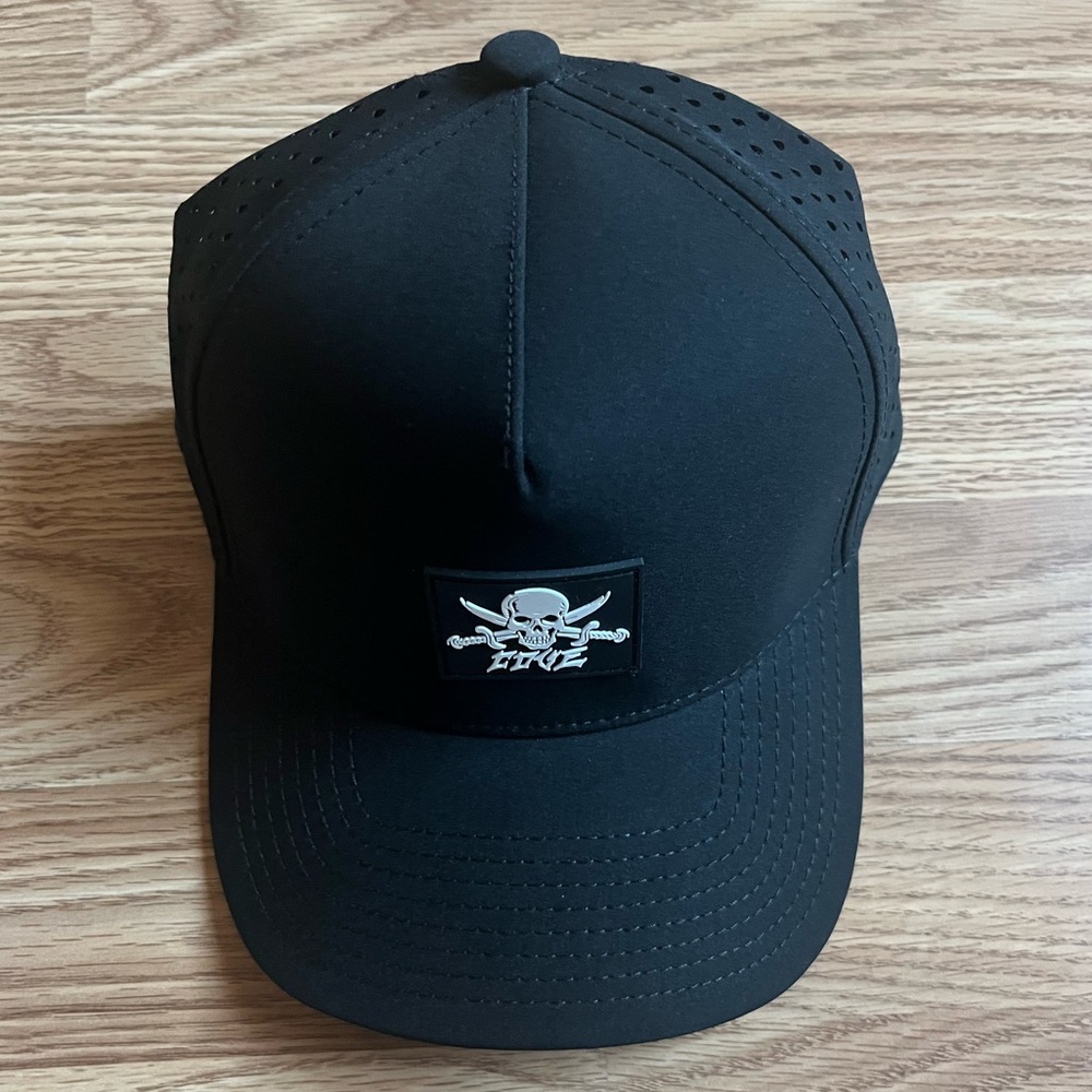 Cove Black Trucker Cap w/ Skull Crossbones Patch - Picture 2 of 4